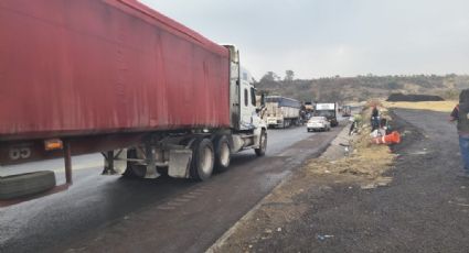 Fuerte carambola en la México-Querétaro involucra a tres vehículos de carga y desata caos vial