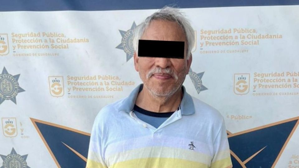 El detenido fue identificado como Santos de 68 años.