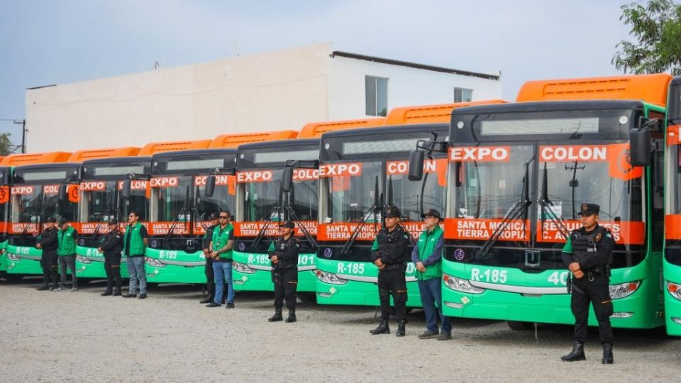 El secretario general de Gobierno de Nuevo León, Miguel Flores Serna, defendió los apoyos actuales al transporte público en el estado.