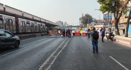 Paralizan Calzada de Tlalpan hacia el sur a la altura del Metro Portales