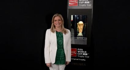 Chihuahua recibe el Trofeo de la Copa Mundial durante su gira internacional