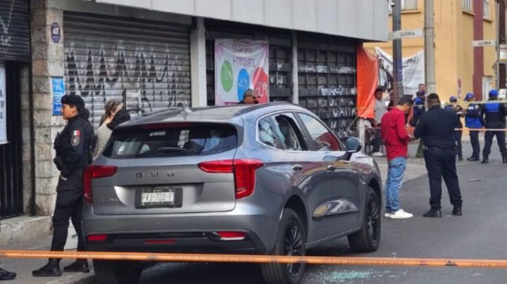 Balean a automovilista en Iztacalco y escapan en Metro