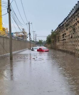 Mérida bajo el agua: calles inundadas y autos varados
