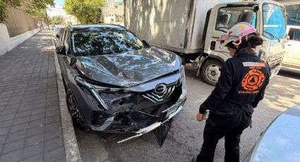 Camioneta es impactada por tren en Monterrey; conductor no fue localizado