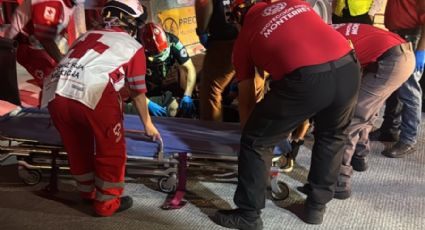 Choca motociclista con camión de carga en avenida Ruiz Cortines en Monterrey