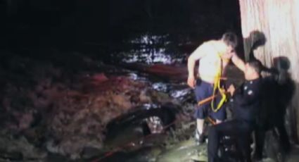 Policías de Guadalupe rescatan a hombre que era arrastrado por la corriente del río La Silla