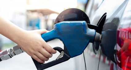 Gasolina baja de 4 dólares por galón en EU