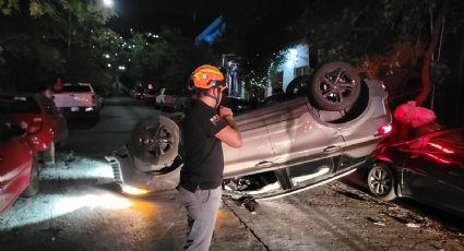 Menor vuelca tras chocar cinco vehículos en la Independencia