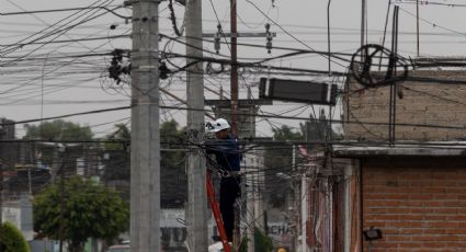 CFE mantiene trabajos de reparación eléctrica en Monterrey