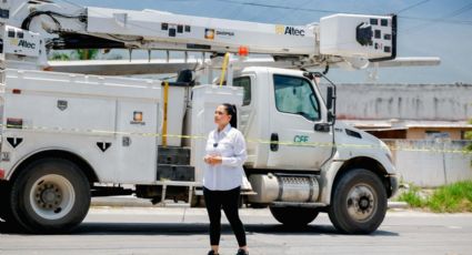 Mónica Oyervides supervisa restablecimiento de energía eléctrica en colonias de Juárez