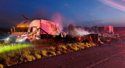 Fatal accidente de tráileres bloquea carretera a Laredo; hay un operador sin vida