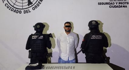 Cae motociclista con presunta cocaína en Monterrey
