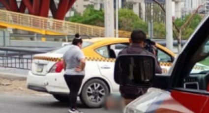 Taxi choca contra puente de Morones Prieto en Monterrey
