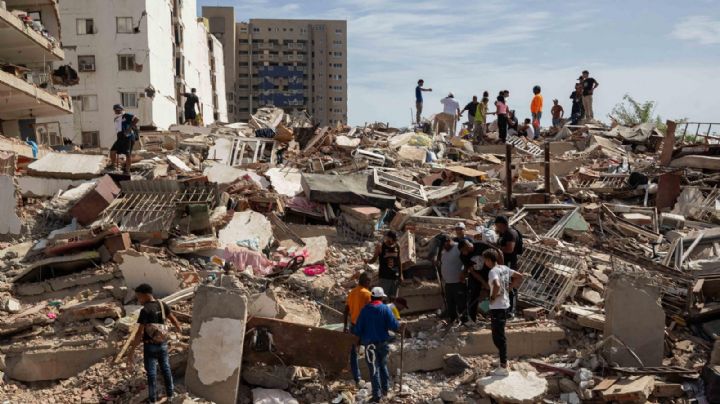 Damnificados en Venezuela resisten la intemperie
