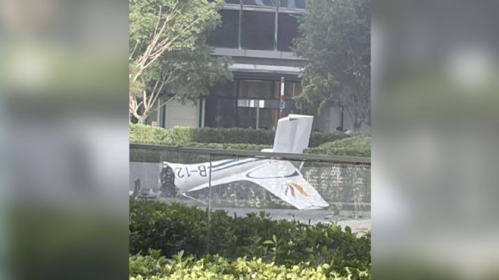 Se estrella avioneta en edificio de Pekín