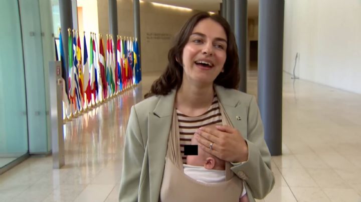 Ministra sueca asiste a consejo de la UE con su bebé