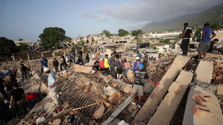 Suman 920 muertos en Venezuela