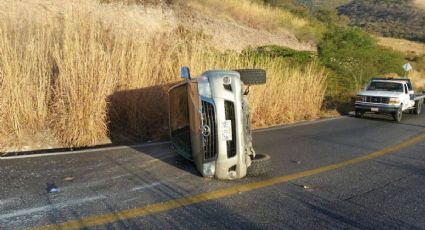 Sufre accidente automovilístico alcalde de Apaxtla, Guerrero