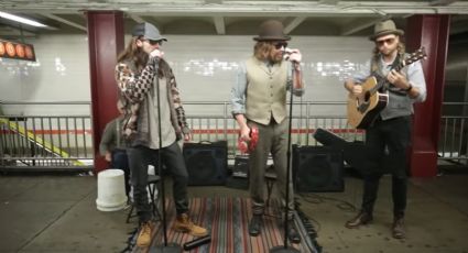 Vestidos de músicos callejeros, Maroon 5  y Jimmy Fallon sorprenden en metro de NY (VIDEO) 