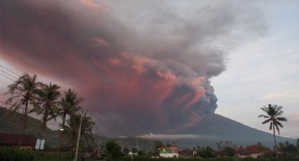 Pide SRE a mexicanos en Indonesia estar atentos a actividad del volcán Agung