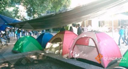 CNTE reinstala plantón en el Zócalo de Oaxaca; buscan eliminar examen para docentes