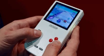 ¿Nuevas generaciones no saben usar ‘Game Boy’? (VIDEO)