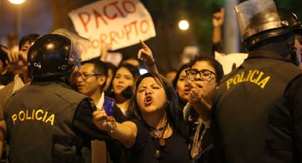 Familiares de víctimas marchan en contra de indulto a Fujimori (VIDEO)