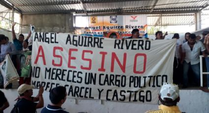 Padres de Ayotzinapa confrontan a Ángel Aguirre