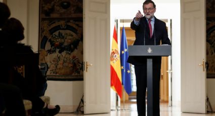 'Absurdo' que Puigdemont quiera gobernar Cataluña desde el extranjero: Rajoy