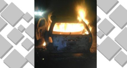 Encuentran dos cadáveres al interior de un coche en llamas en Michoacán