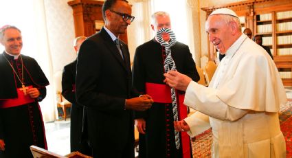 Papa pide perdón por los 'pecados' de la Iglesia en genocidio de Ruanda