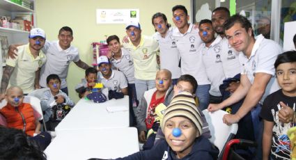 Futbolistas del América llevan alegría a niños con cáncer 