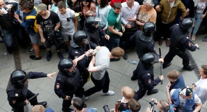 Autoridades rusas detienen a 250 manifestantes contra Putin en Moscú