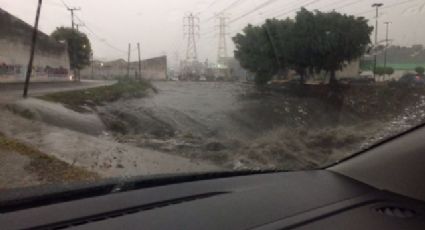 Se desborda Río de los Remedios en Naucalpan por lluvias