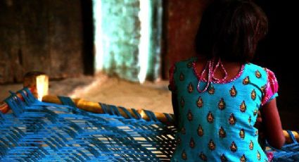 Niña, víctima de violación da a luz a bebé después que justicia en india impidió aborto