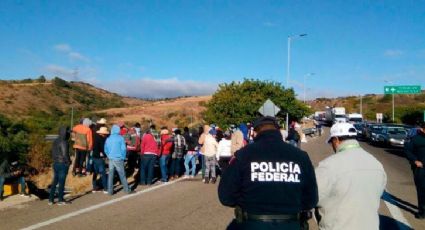 Policía Federal impide toma de caseta en Oaxaca