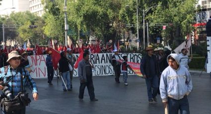 Marchan campesinos a Gobernación (FOTOS)