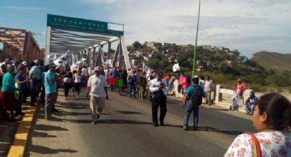 Bloquean carretera en el Istmo para pedir ayuda a damnificados de Oaxaca