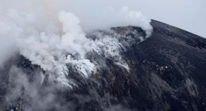 Realizan sobrevuelo de observación en el Volcán de Colima