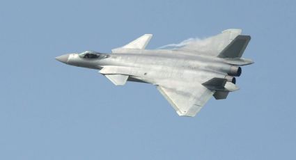 Avión militar se estrella durante entrenamiento en China (VIDEO)