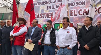 Navarrete atiende demanda de campesinos en plantón en la Segob