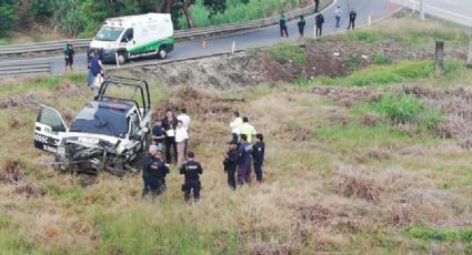 Volcadura de patrulla deja un policía muerto en Veracruz