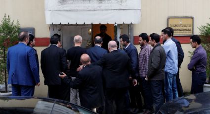 Turquía entra a consulado saudí para investigar desaparición de periodista Khashoggi