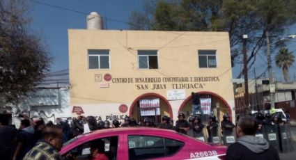 Policías apaciguan a rijosos que se enfrentaron por desalojo de un deportivo en Azcapotzalco