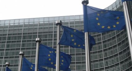 Lanza Comisión Europea a Italia advertencia para modificar plan presupuestario