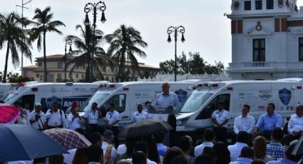 Adquiere gobierno de Veracruz 100 ambulancias para reforzar infraestructura de atención a emergencias