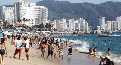 Por puente de día de muertos, llegan  más de 200 mil turistas a Acapulco