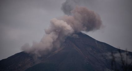 Volcán de Fuego de Guatemala entra en erupción por cuarta ocasión en 2018 (VIDEO)