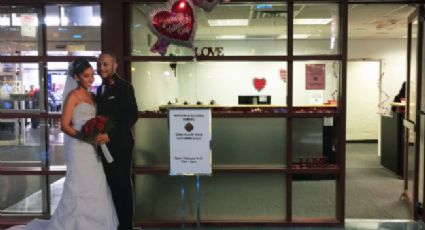 Matrimonios exprés en el aeropuerto de Las Vegas