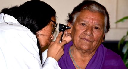 Fundación MVS Radio y el DIF municipal entregan auxiliares auditivos en Querétaro 